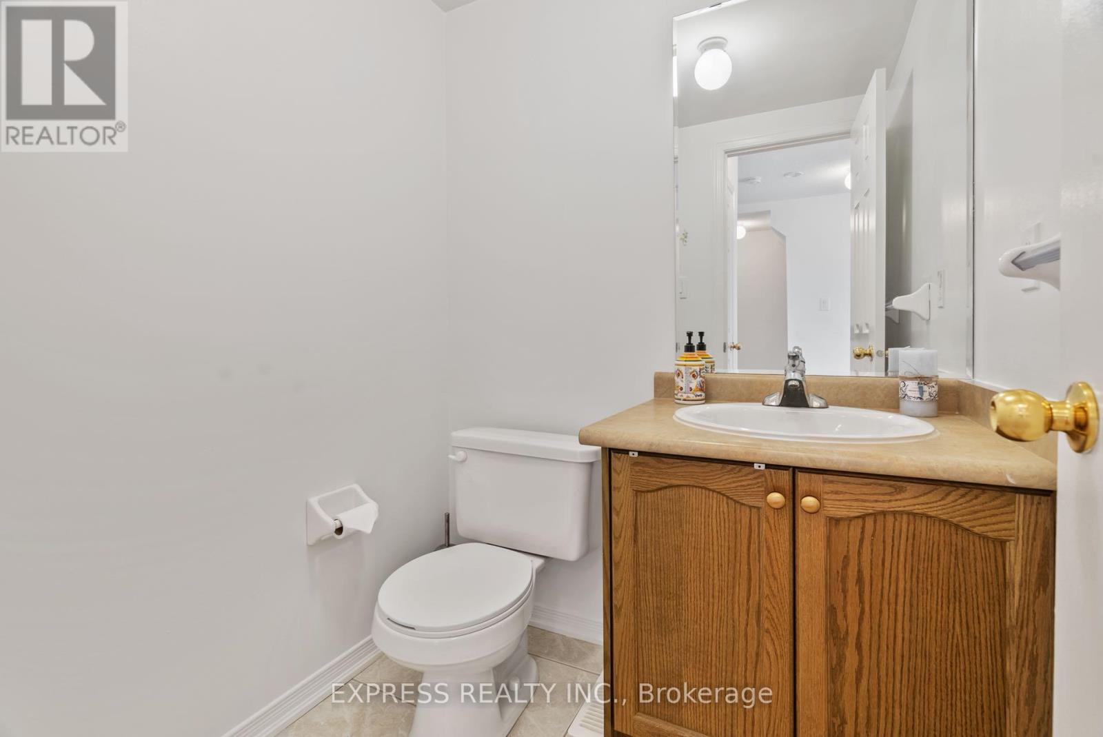 104 Prince Charles Way, Markham, Ontario  L6C 0B5 - Photo 13 - N12454412