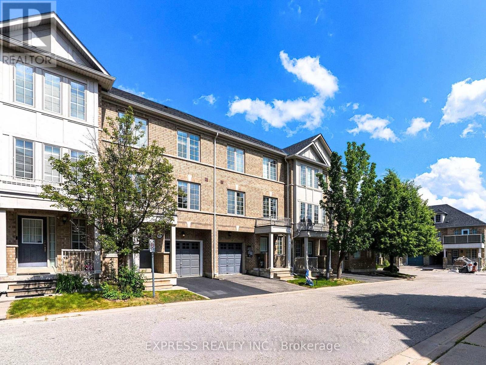 104 Prince Charles Way, Markham, Ontario  L6C 0B5 - Photo 3 - N12454412