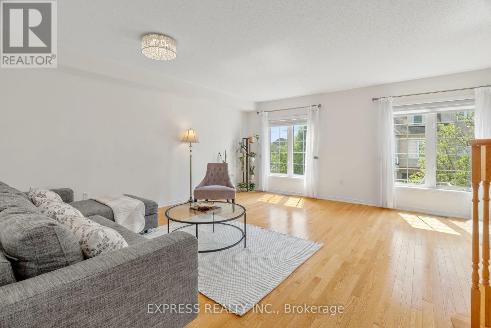 104 Prince Charles Way, Markham, Ontario  L6C 0B5 - Photo 9 - N12454412