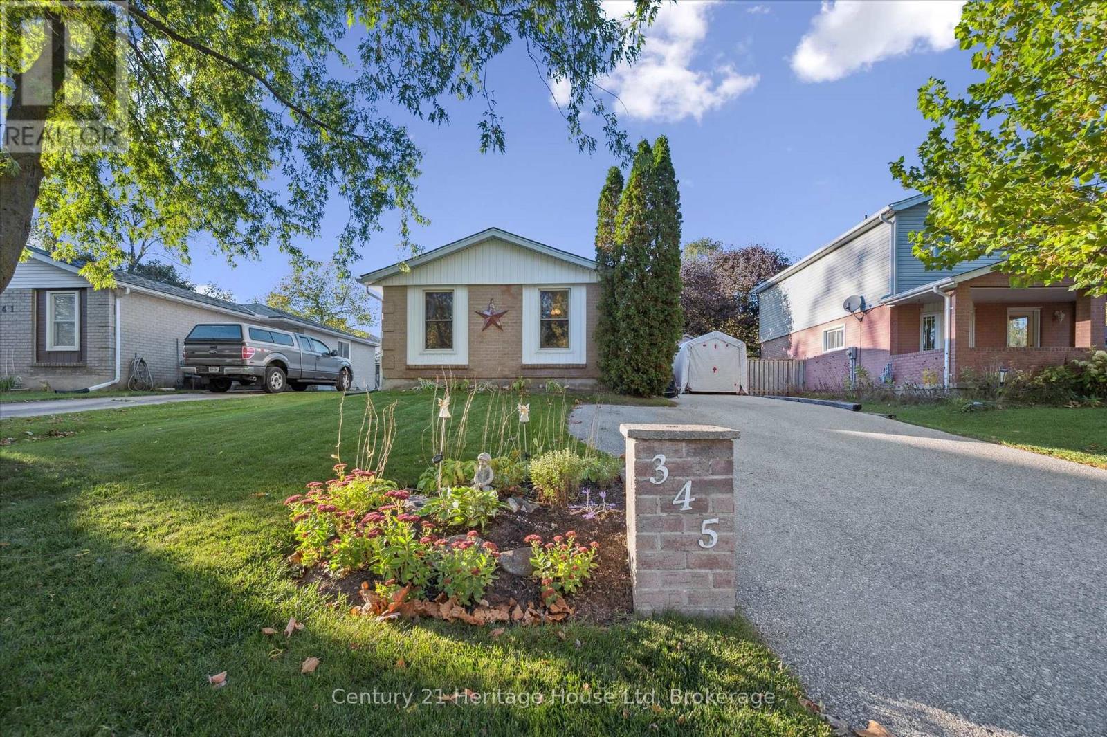 345 STORNOWAY DRIVE, Centre Wellington, Ontario