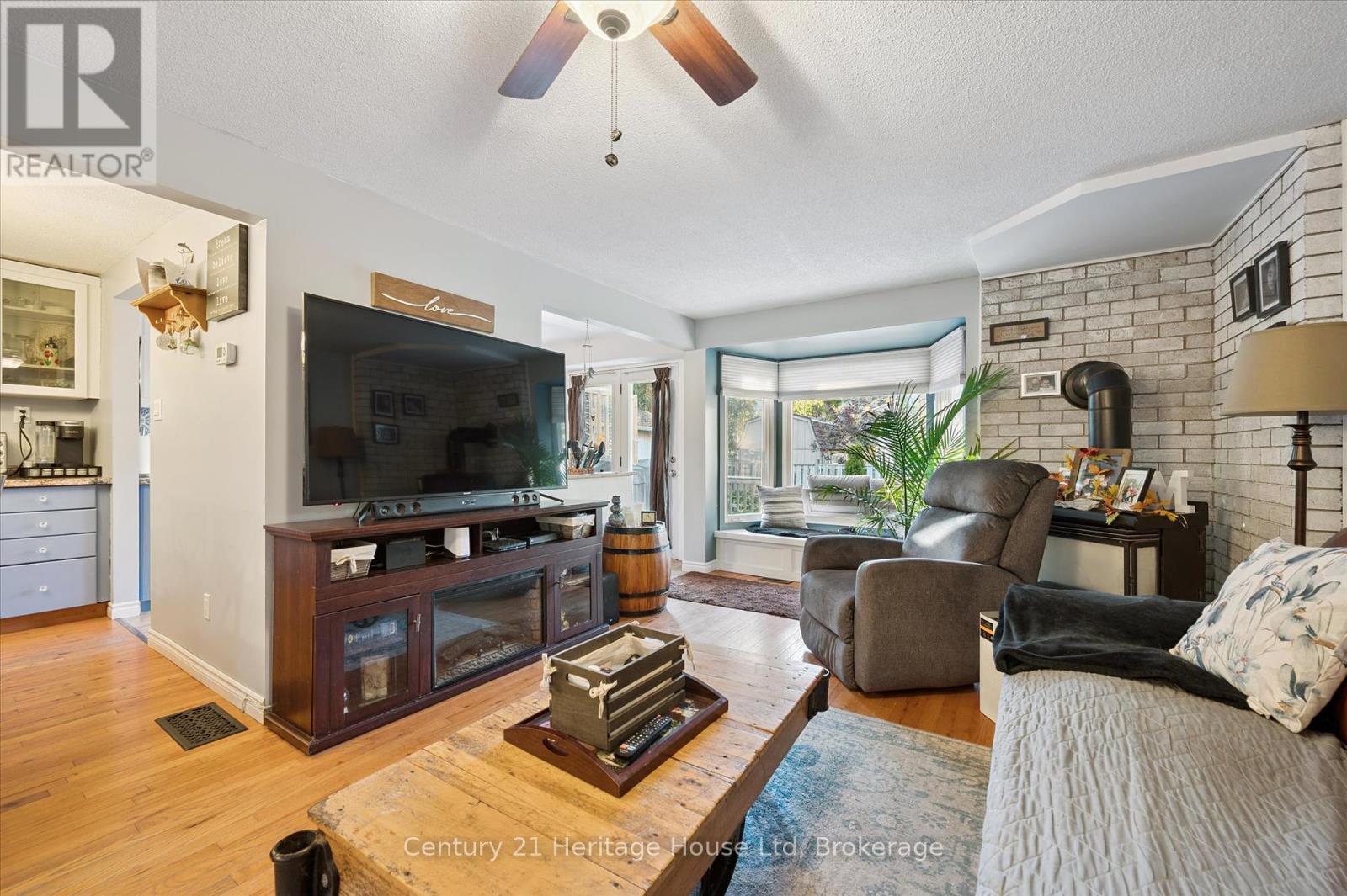 345 Stornoway Drive, Centre Wellington, Ontario  N1M 3K9 - Photo 10 - X12454438