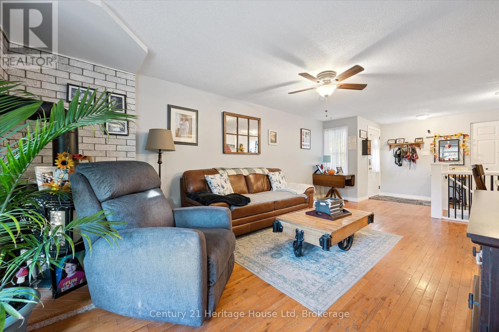 345 Stornoway Drive, Centre Wellington, Ontario  N1M 3K9 - Photo 11 - X12454438
