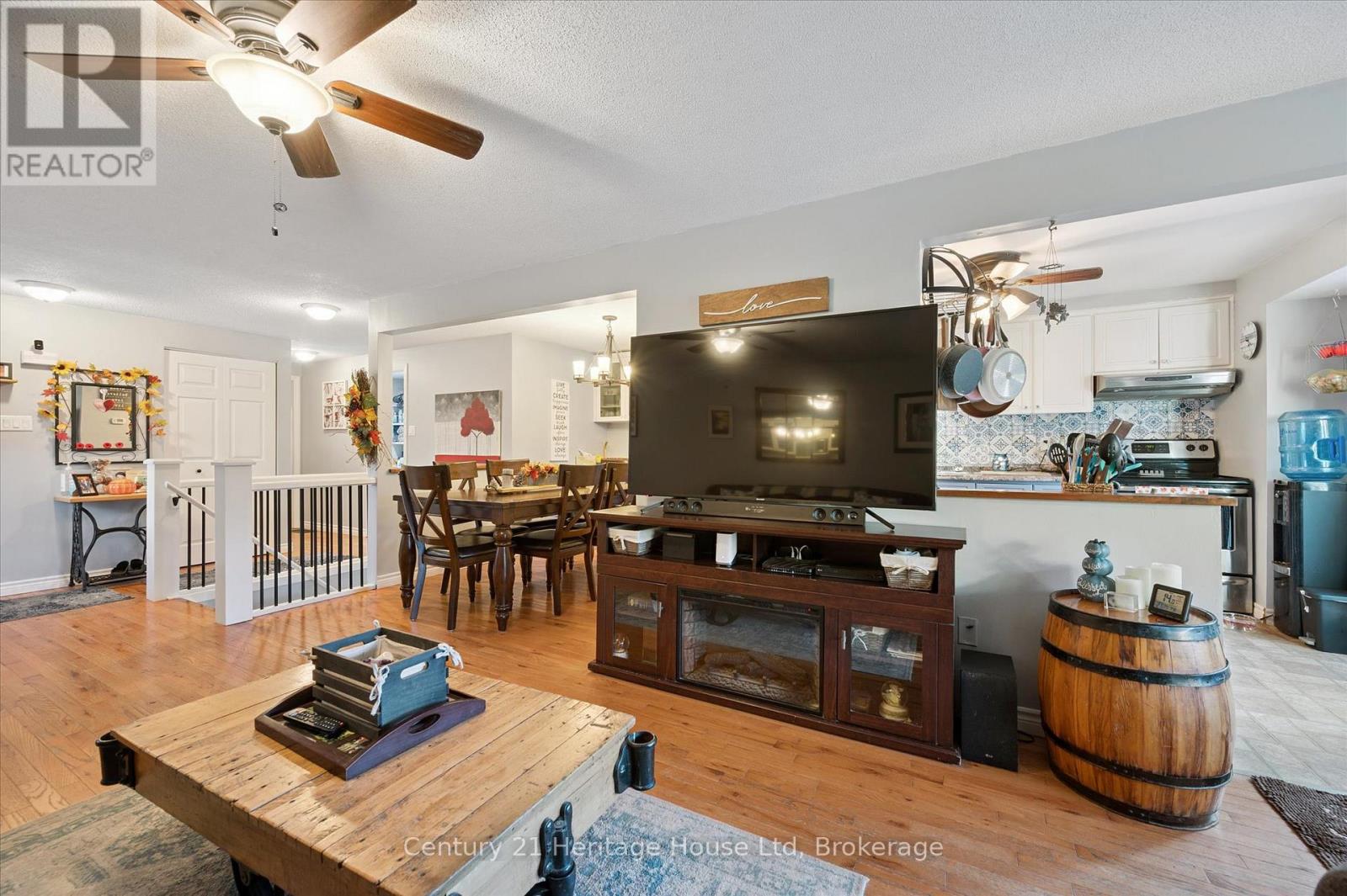 345 Stornoway Drive, Centre Wellington, Ontario  N1M 3K9 - Photo 12 - X12454438