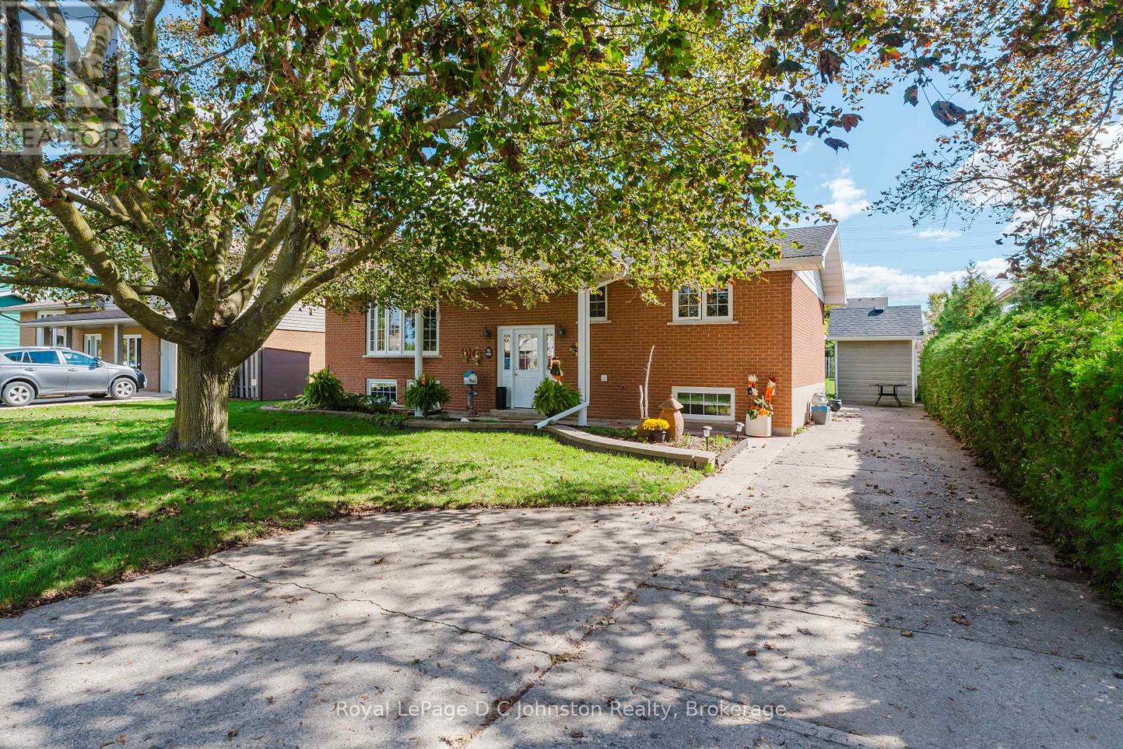 929 WELLINGTON STREET, Saugeen Shores, Ontario