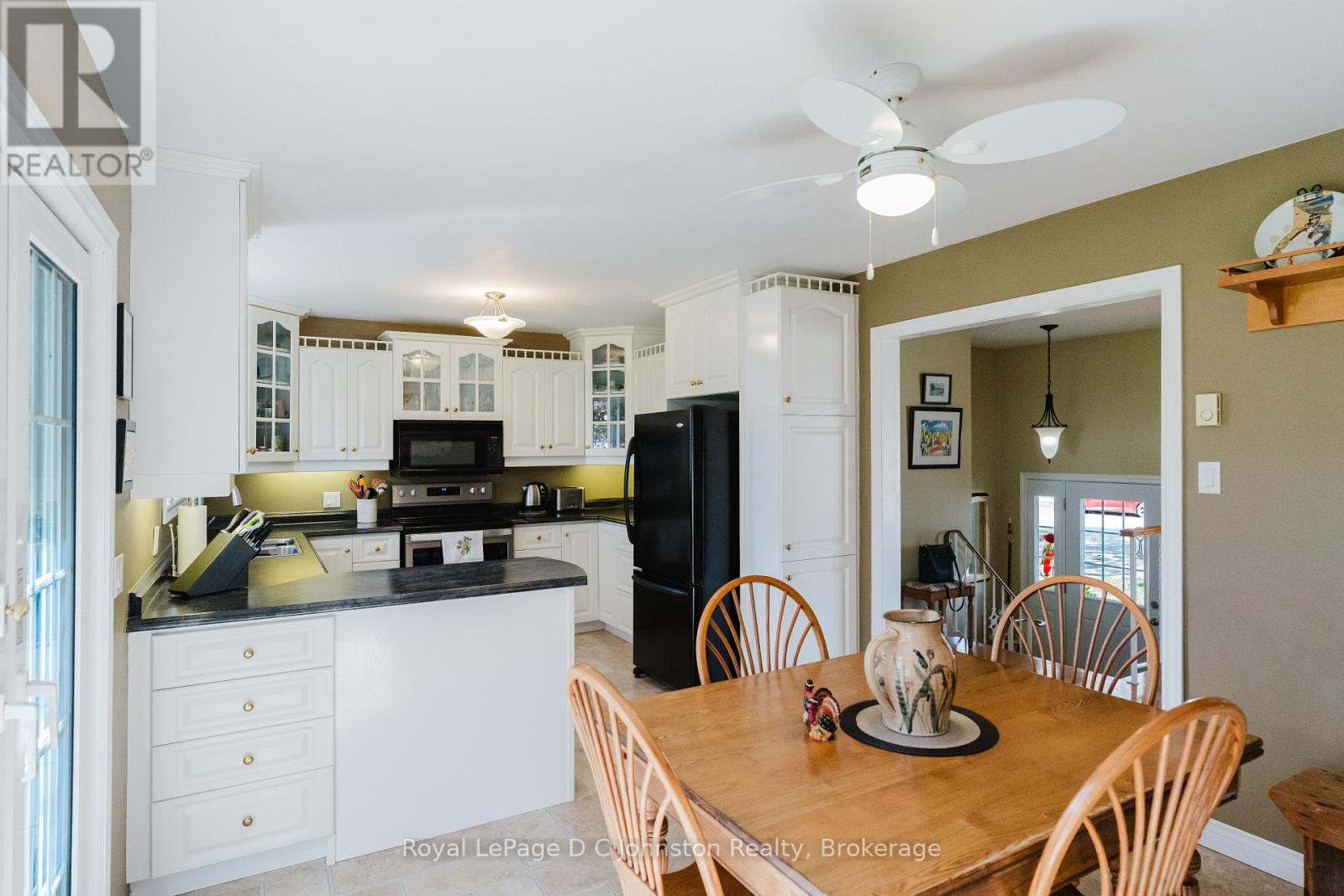 929 Wellington Street, Saugeen Shores, Ontario  N0H 2C3 - Photo 17 - X12454505