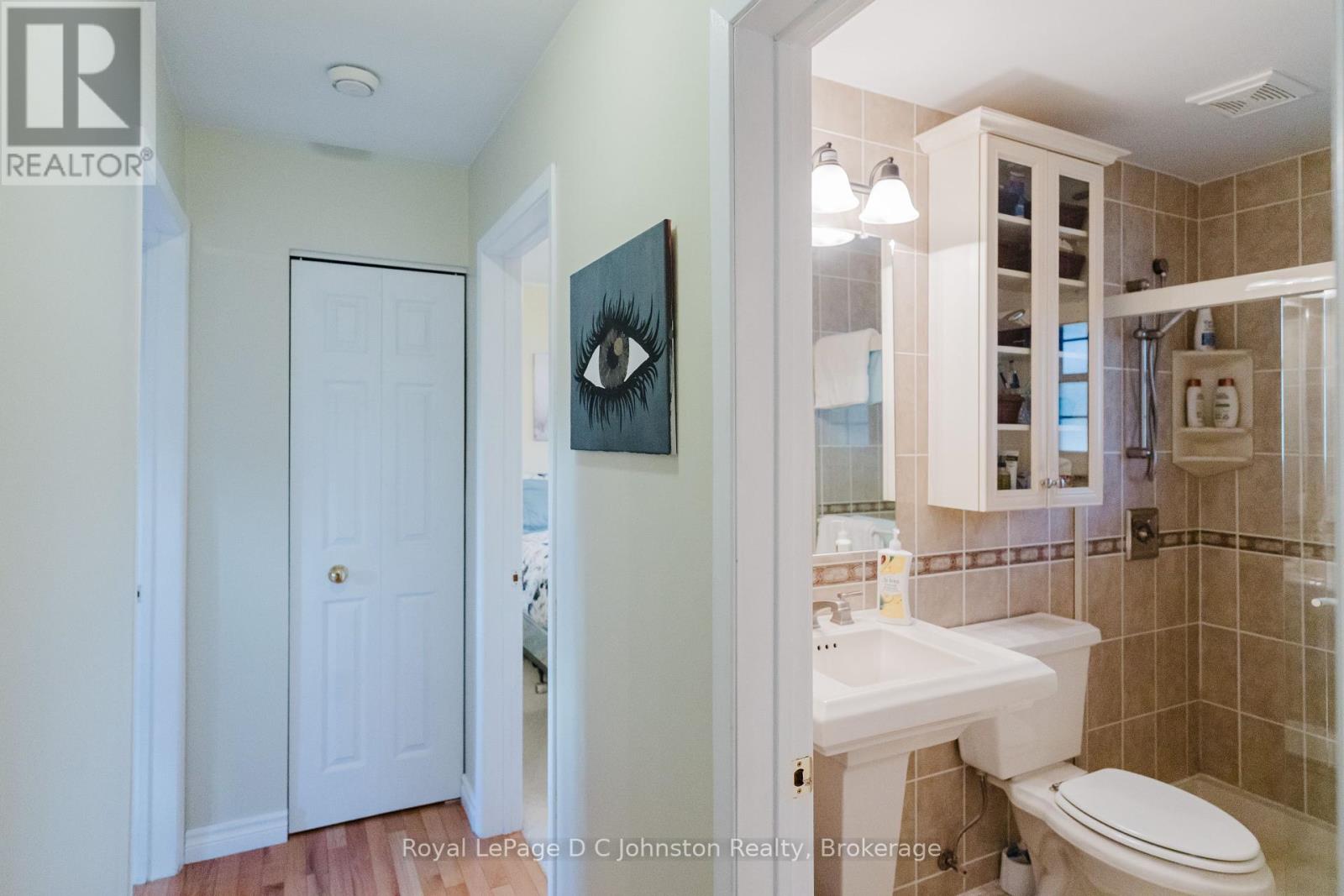 929 Wellington Street, Saugeen Shores, Ontario  N0H 2C3 - Photo 19 - X12454505