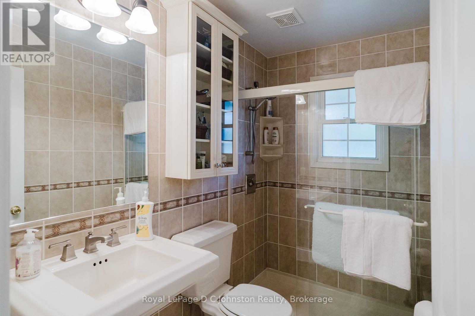 929 Wellington Street, Saugeen Shores, Ontario  N0H 2C3 - Photo 20 - X12454505
