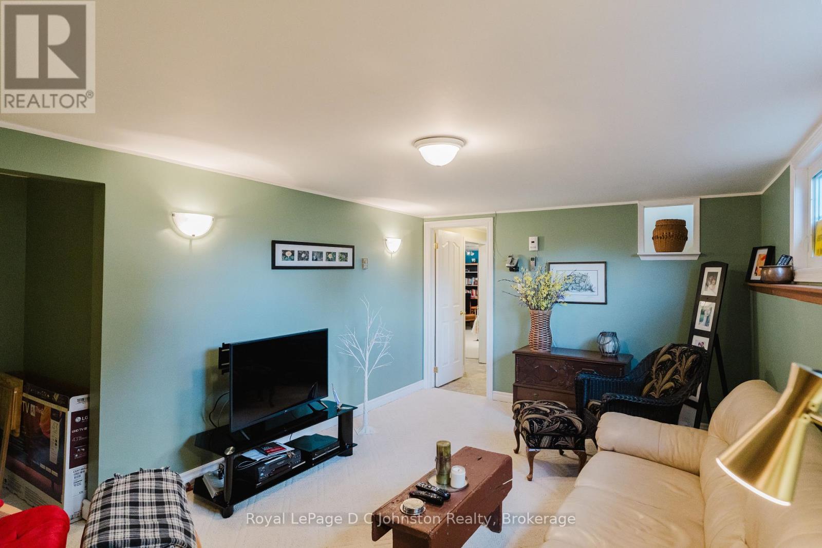 929 Wellington Street, Saugeen Shores, Ontario  N0H 2C3 - Photo 30 - X12454505