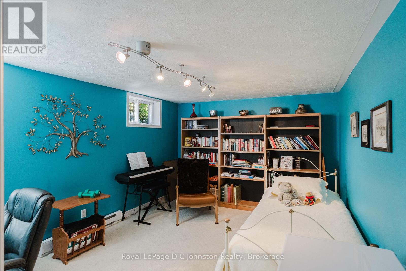 929 Wellington Street, Saugeen Shores, Ontario  N0H 2C3 - Photo 36 - X12454505