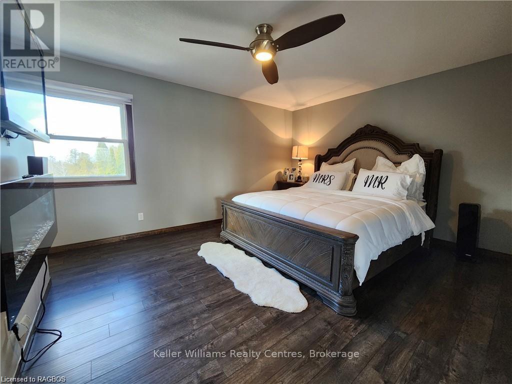250 Tyendinaga Drive, Saugeen Shores, Ontario  N0H 2L0 - Photo 22 - X12454515