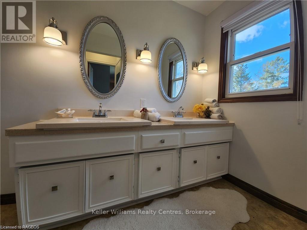 250 Tyendinaga Drive, Saugeen Shores, Ontario  N0H 2L0 - Photo 25 - X12454515