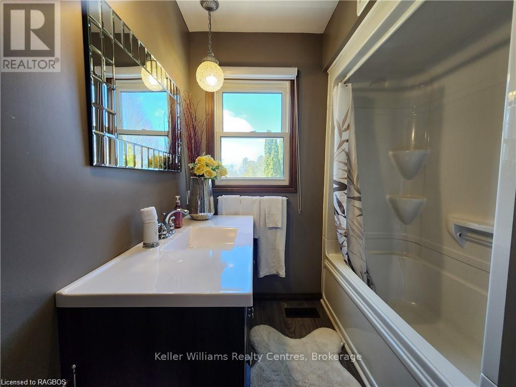 250 Tyendinaga Drive, Saugeen Shores, Ontario  N0H 2L0 - Photo 32 - X12454515