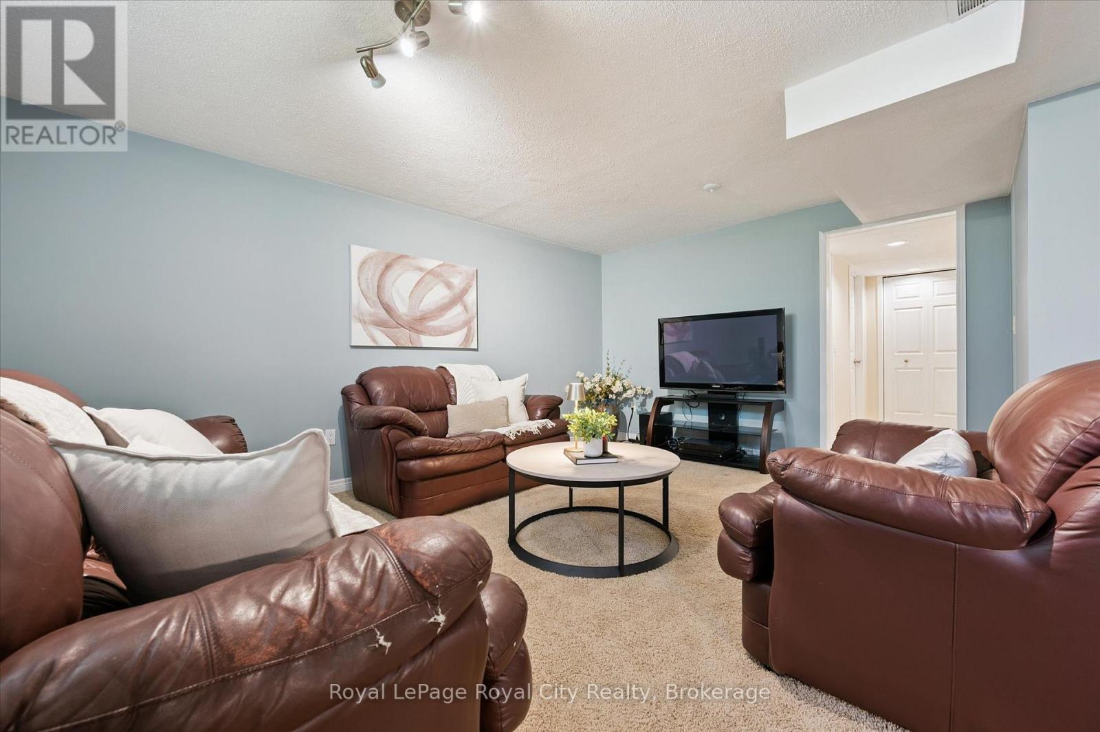 3 Pine Ridge Drive, Guelph, Ontario  N1L 1N6 - Photo 31 - X12454569