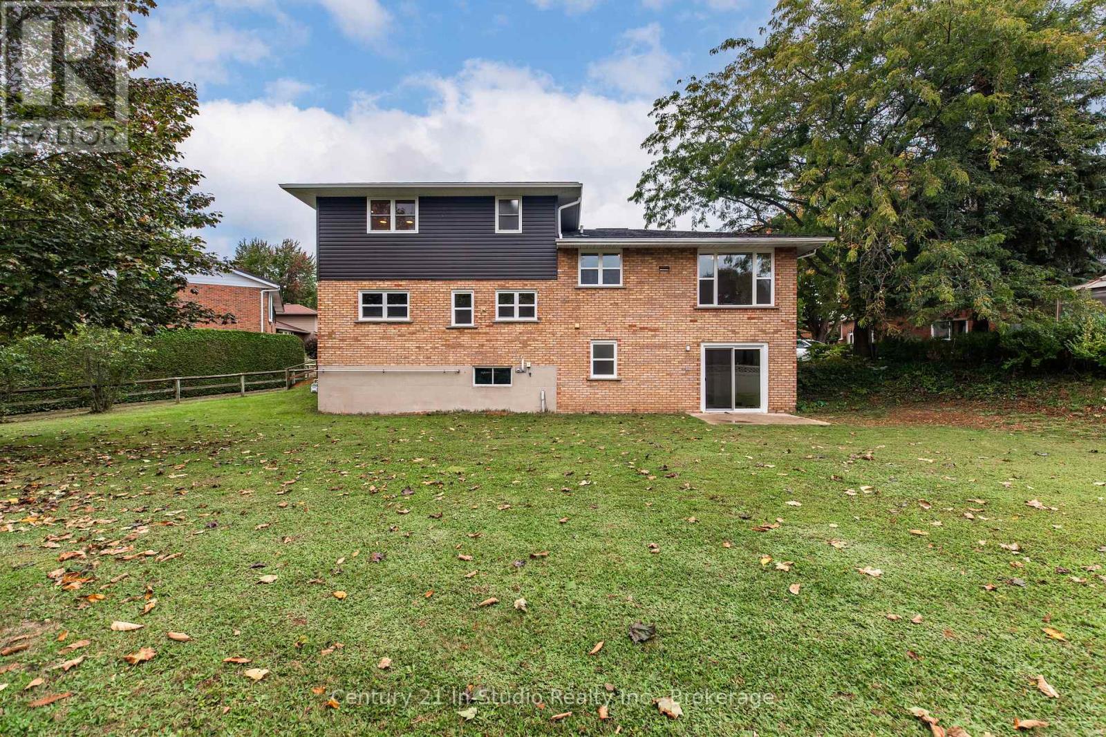 887 Nodwell Court, Saugeen Shores, Ontario  N0H 2C4 - Photo 4 - X12454585