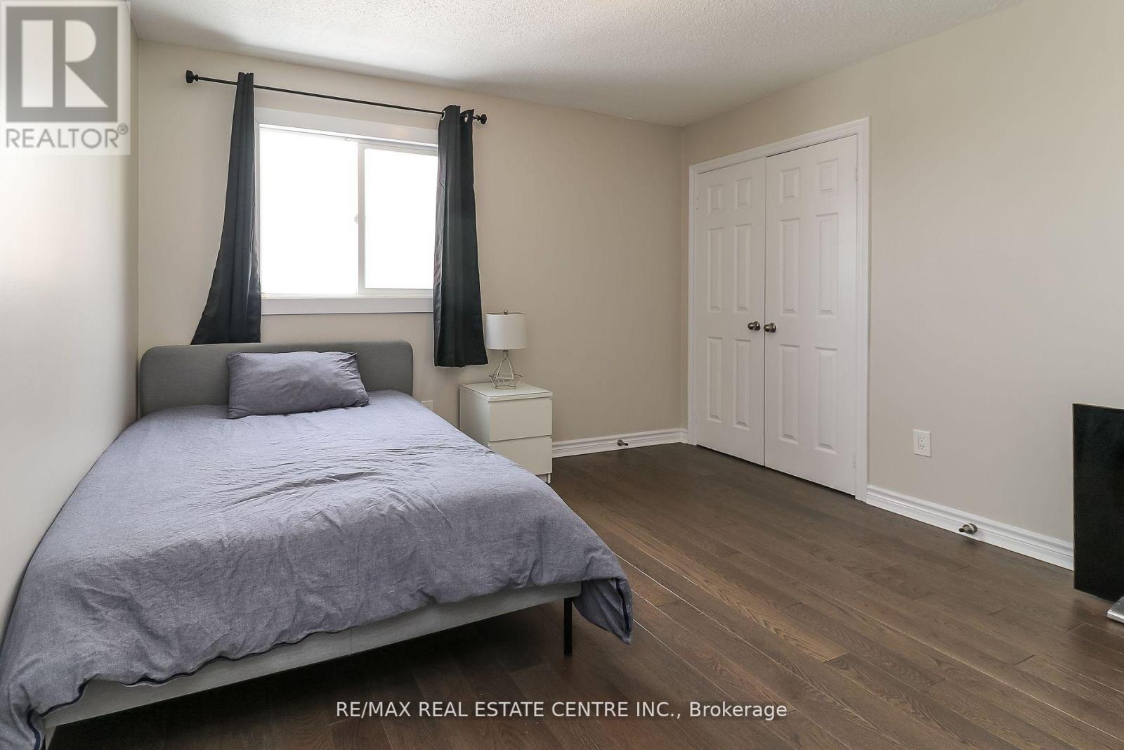 22 Meadowlark Road, Barrie, Ontario  L4M 6C8 - Photo 13 - S12454378