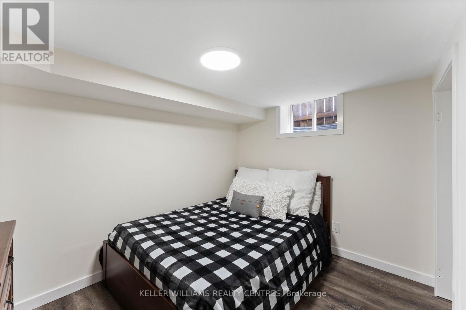 61 Victoria Street, Barrie, Ontario  L4N 2H8 - Photo 39 - S12454423