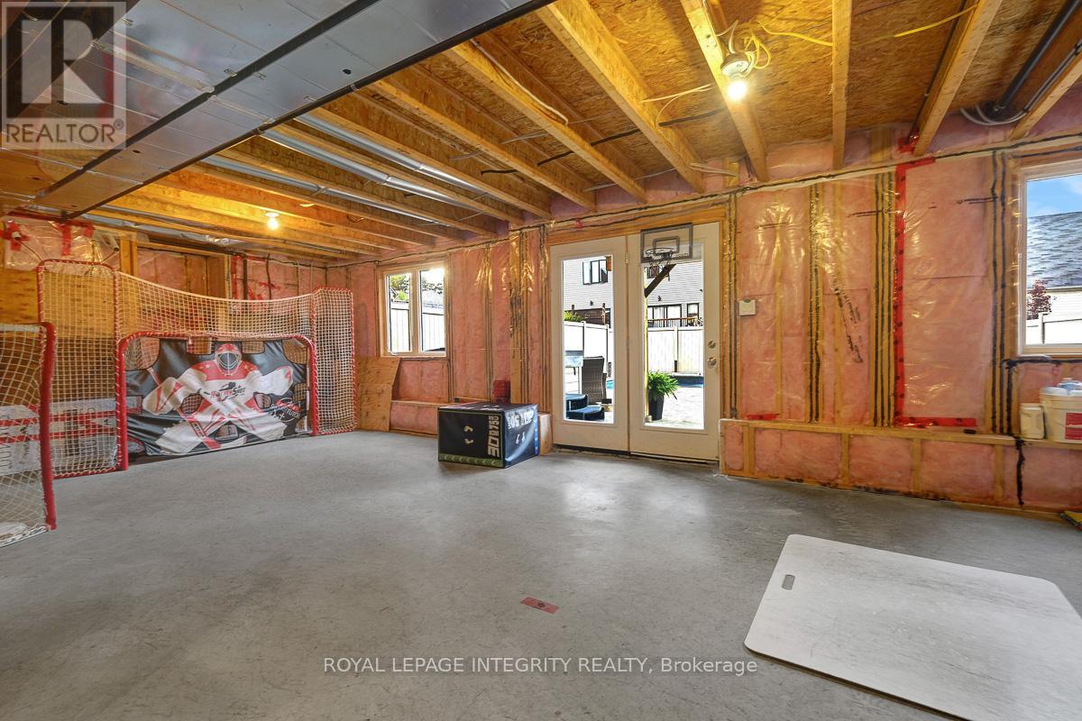 547 Parade Drive, Ottawa, Ontario  K2S 0X8 - Photo 39 - X12454539