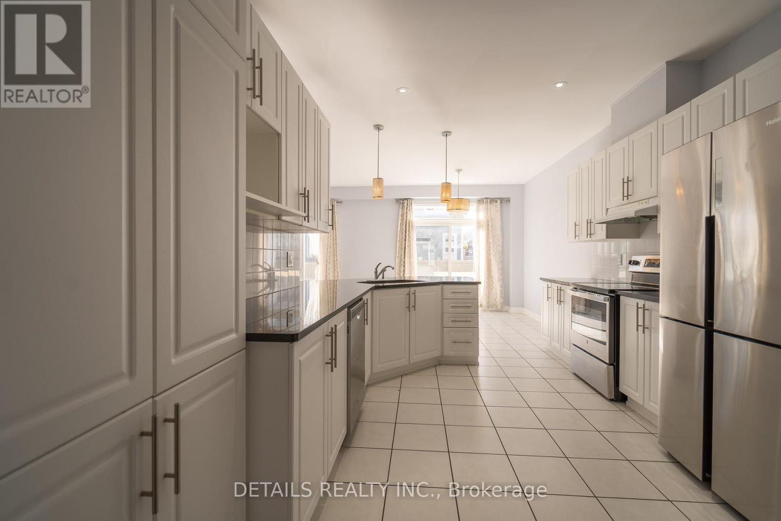 303 Bobolink Ridge, Ottawa, Ontario  K2V 0B1 - Photo 8 - X12454592