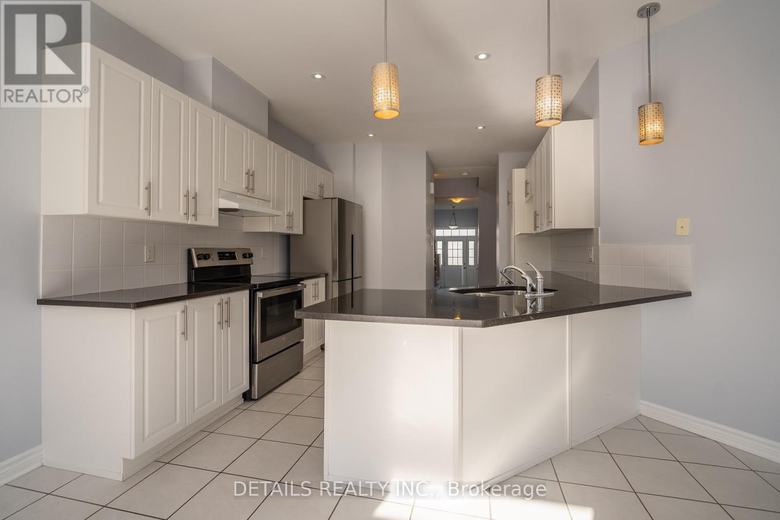 303 Bobolink Ridge, Ottawa, Ontario  K2V 0B1 - Photo 9 - X12454592