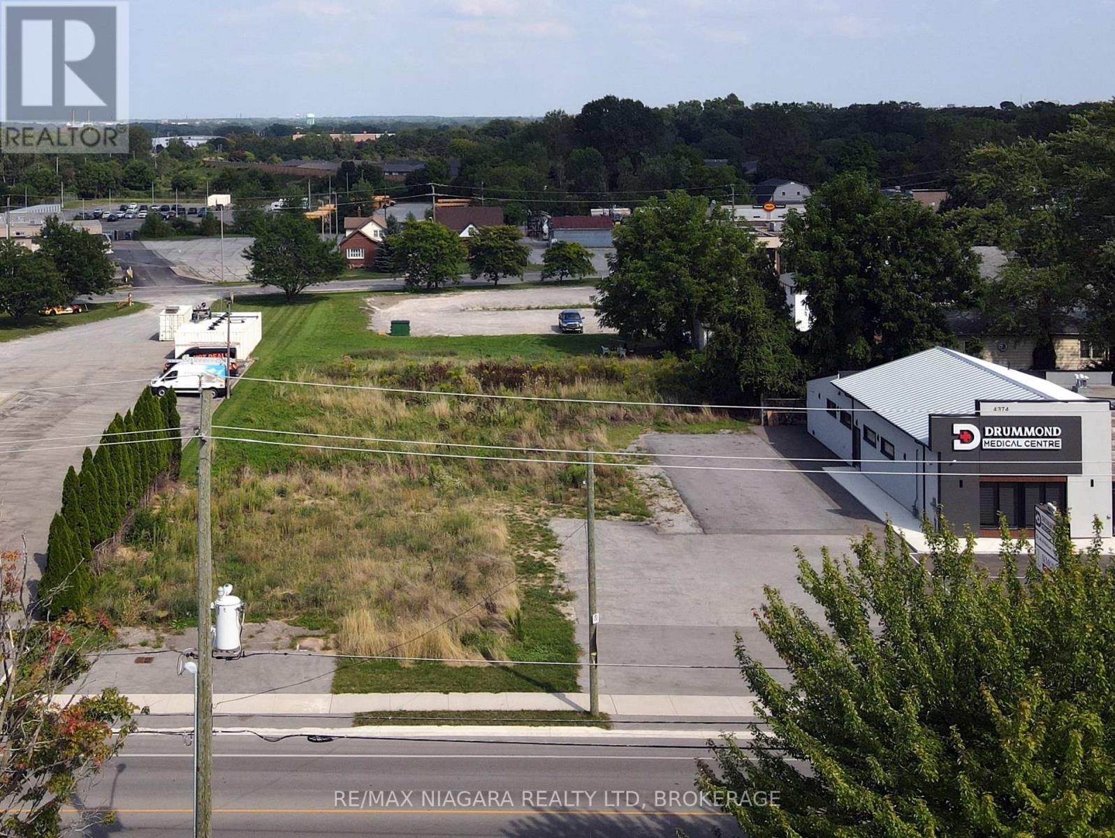 4354 Drummond Road, Niagara Falls, Ontario  L2E 6S3 - Photo 4 - X12454464