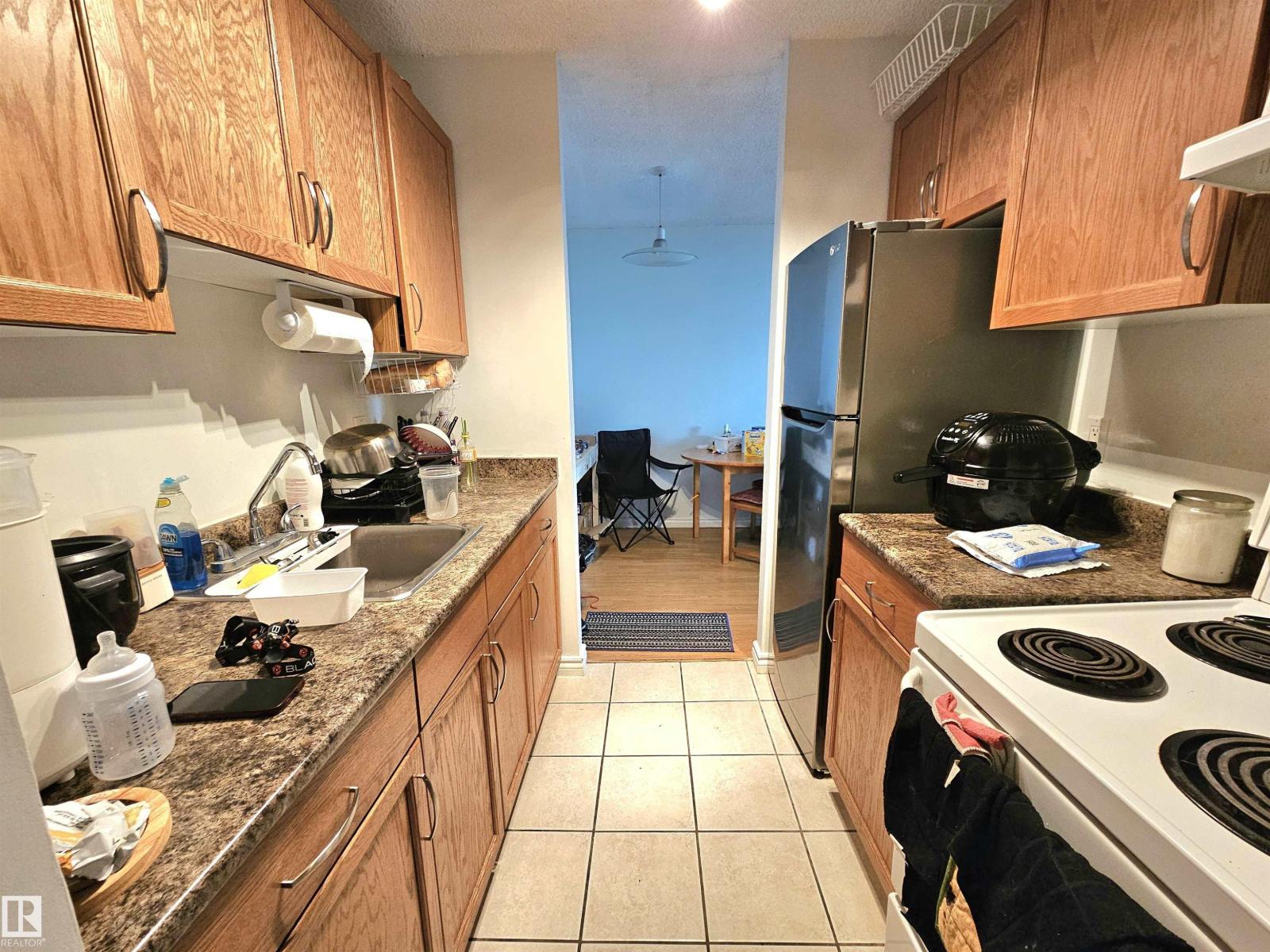 #718 13910 Stony Plain Rd Nw, Edmonton, Alberta  T5N 3R2 - Photo 3 - E4460993