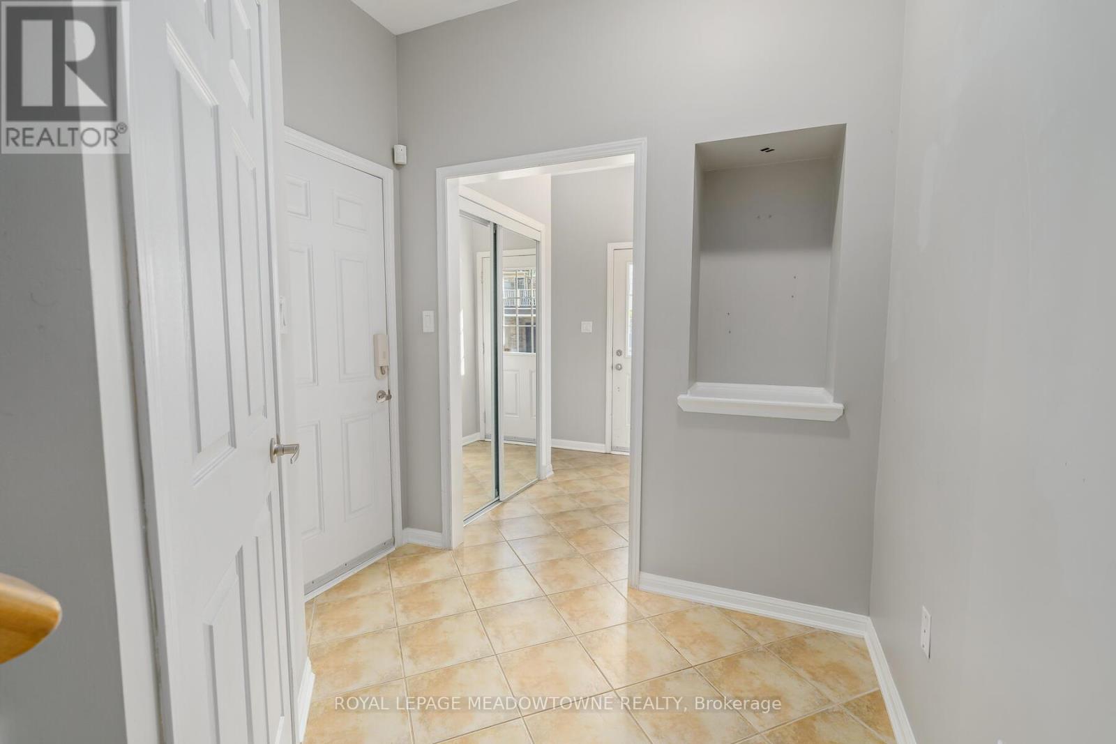 629 Frank Place, Milton, Ontario  L9T 0R1 - Photo 5 - W12454381