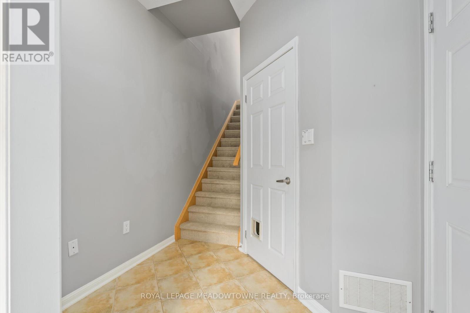 629 Frank Place, Milton, Ontario  L9T 0R1 - Photo 8 - W12454381