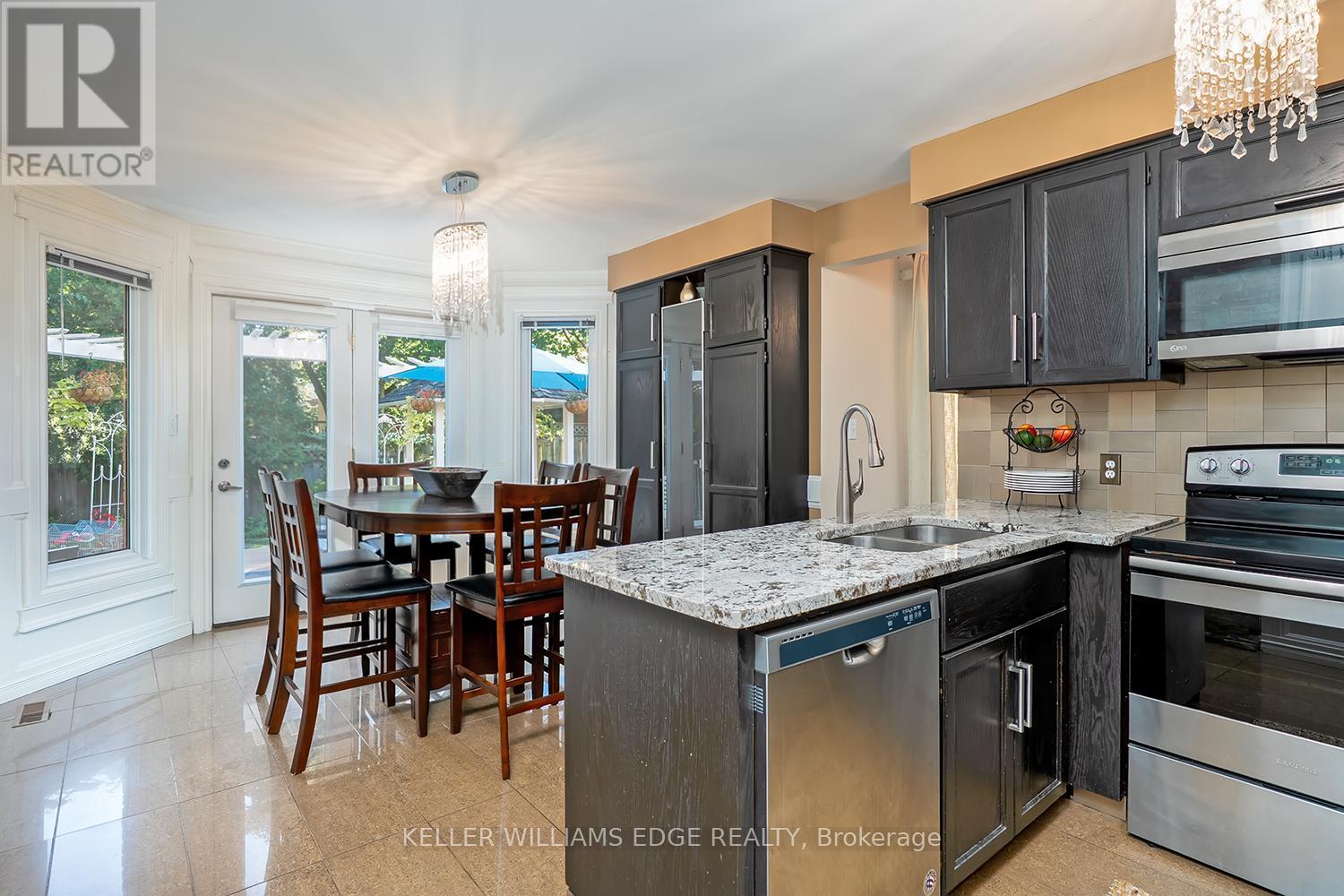 2264 Heidi Avenue, Burlington, Ontario  L7M 3W4 - Photo 12 - W12454392