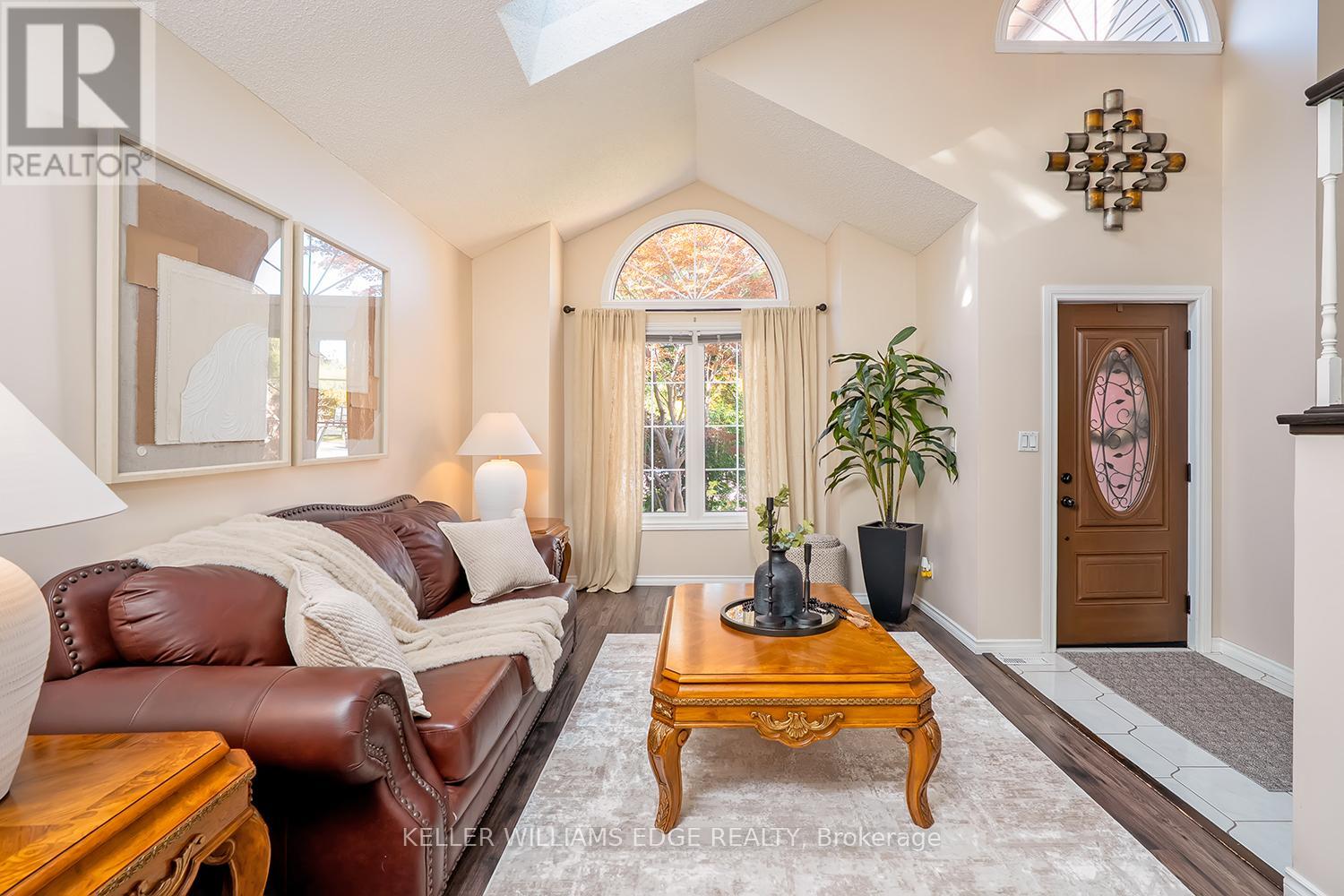 2264 Heidi Avenue, Burlington, Ontario  L7M 3W4 - Photo 6 - W12454392