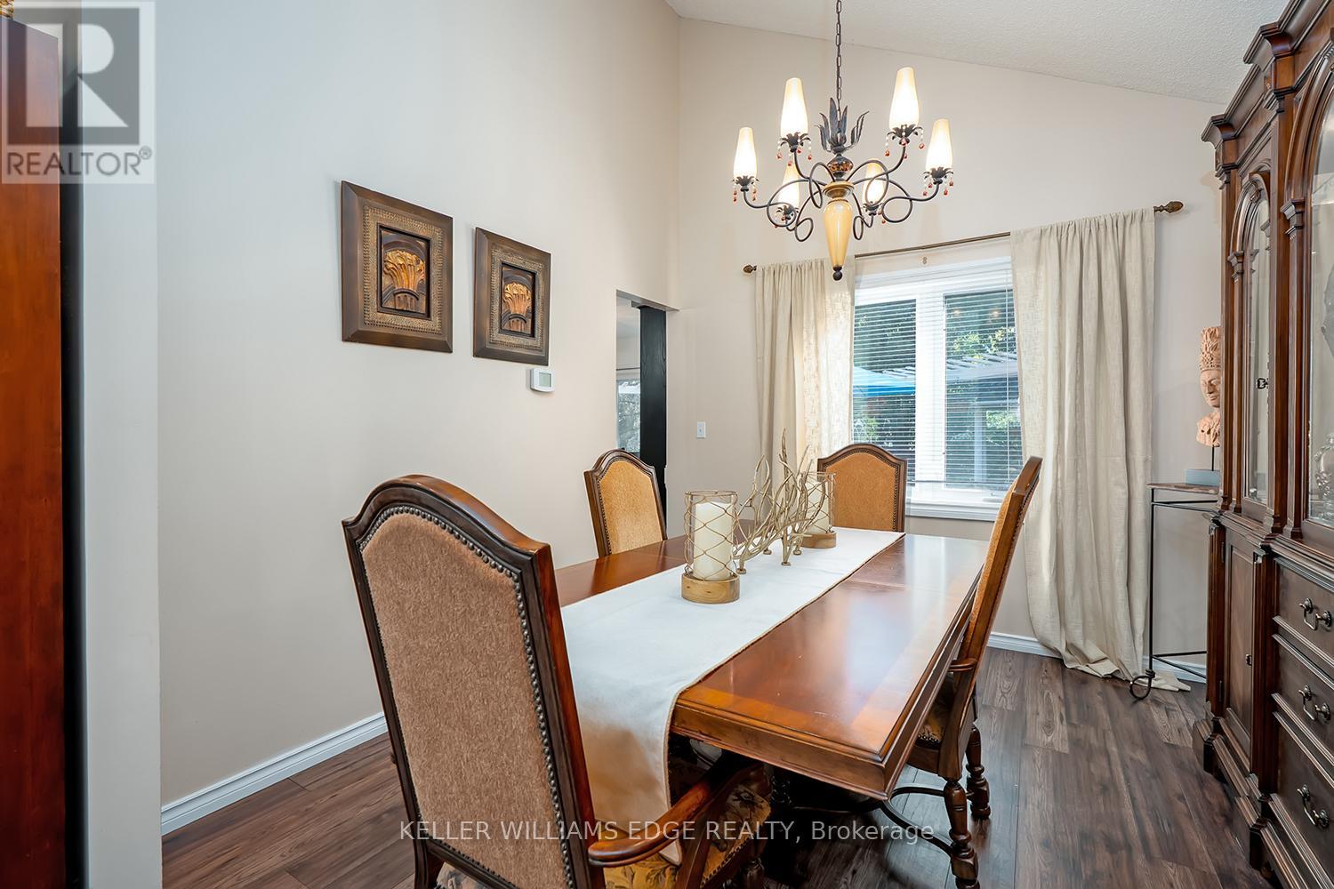 2264 Heidi Avenue, Burlington, Ontario  L7M 3W4 - Photo 9 - W12454392