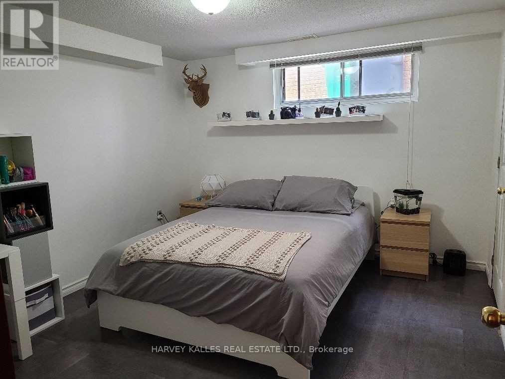 Lower - 2379 Hensall Street, Mississauga, Ontario  L5A 2T1 - Photo 9 - W12454400