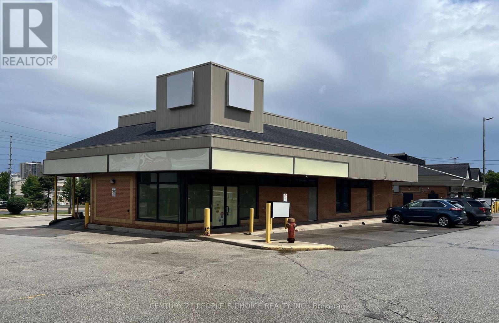 UNIT 1 - 16 LISA STREET, Brampton, Ontario
