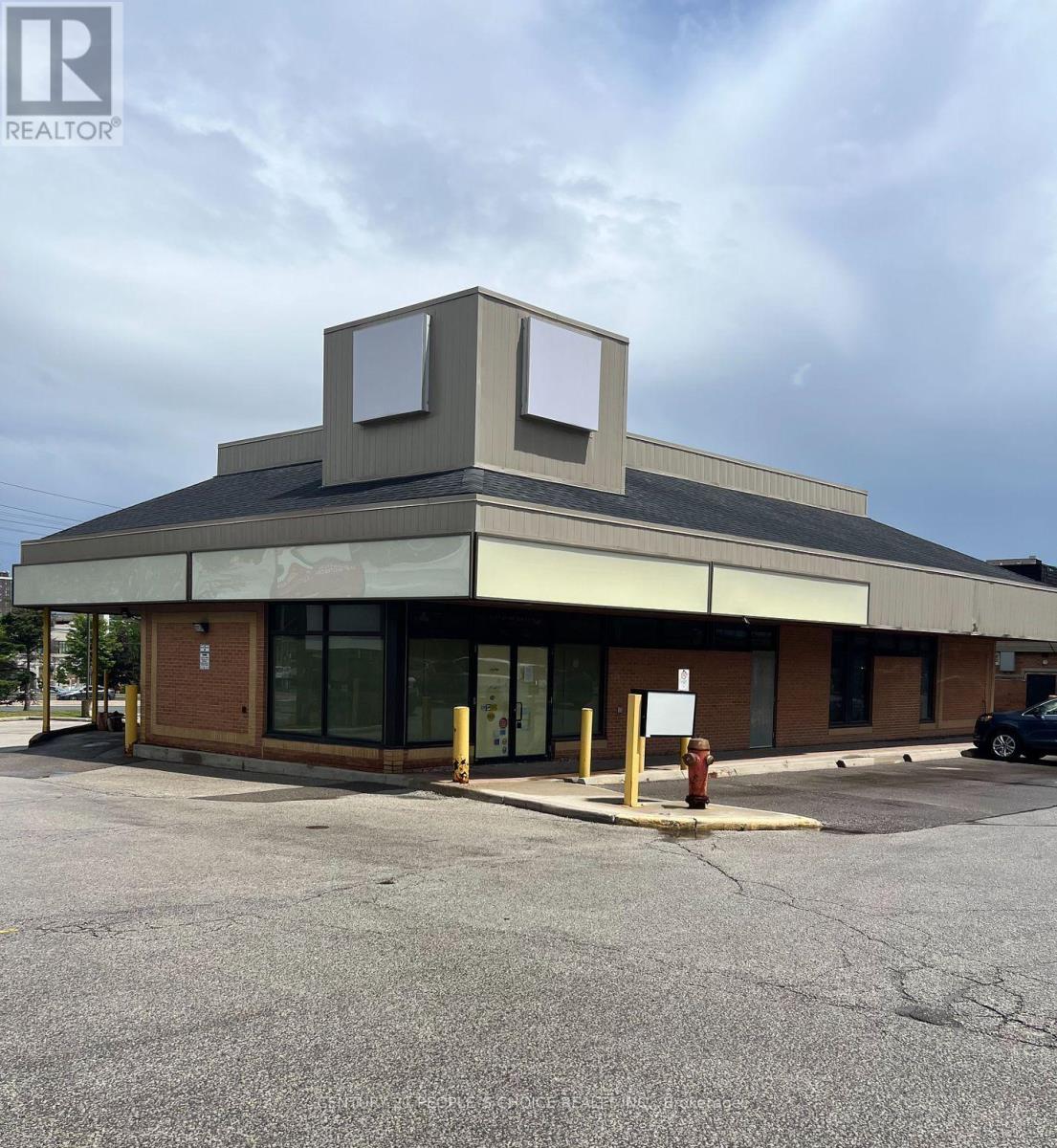 Unit 1 - 16 Lisa Street, Brampton, Ontario  L6T 5R2 - Photo 3 - W12454401
