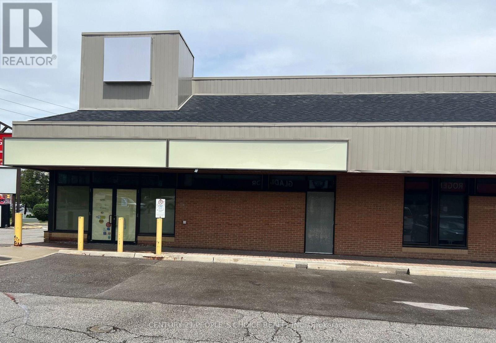 Unit 1 - 16 Lisa Street, Brampton, Ontario  L6T 5R2 - Photo 4 - W12454401