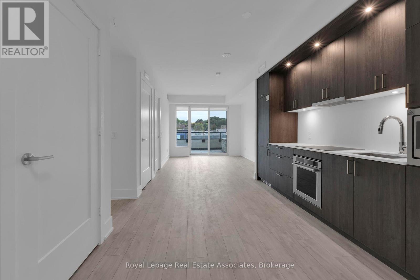 214 - 259 The Kingsway, Toronto, Ontario  M9A 0G2 - Photo 2 - W12454409
