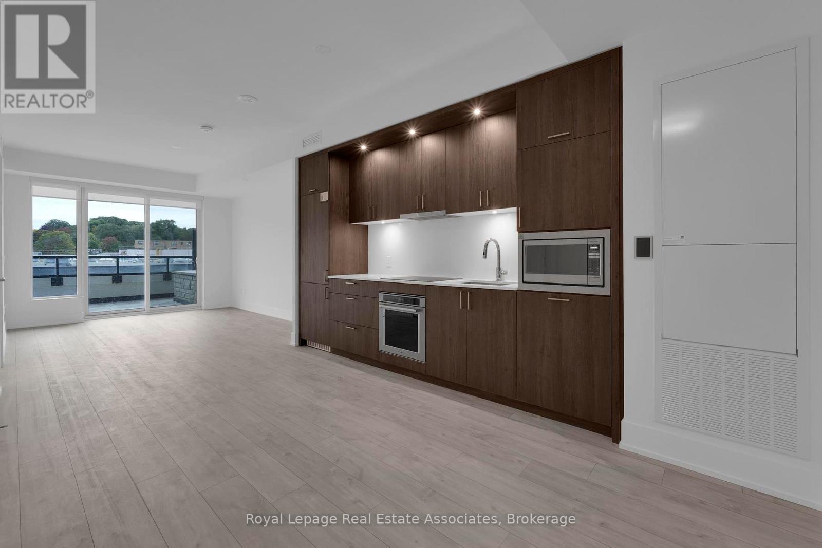 214 - 259 The Kingsway, Toronto, Ontario  M9A 0G2 - Photo 3 - W12454409