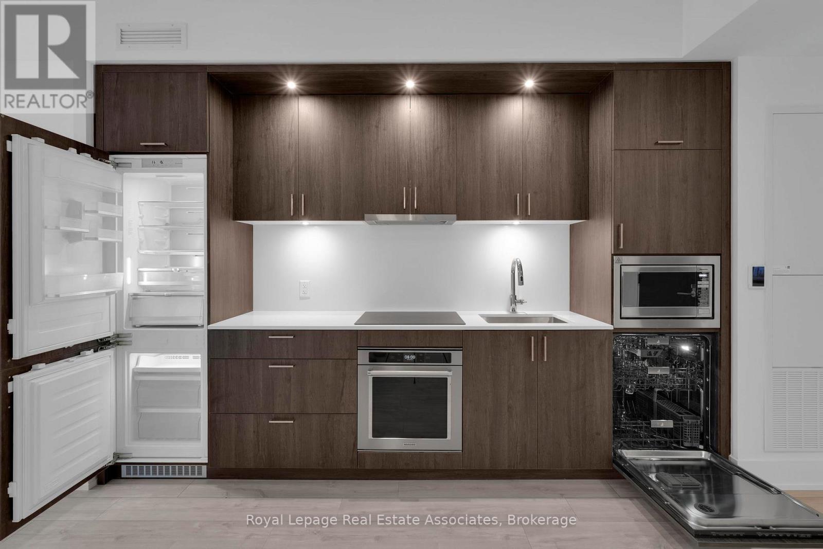214 - 259 The Kingsway, Toronto, Ontario  M9A 0G2 - Photo 5 - W12454409
