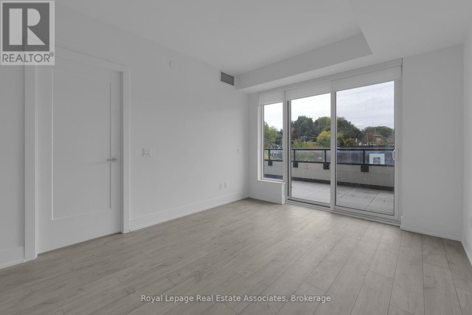 214 - 259 The Kingsway, Toronto, Ontario  M9A 0G2 - Photo 9 - W12454409