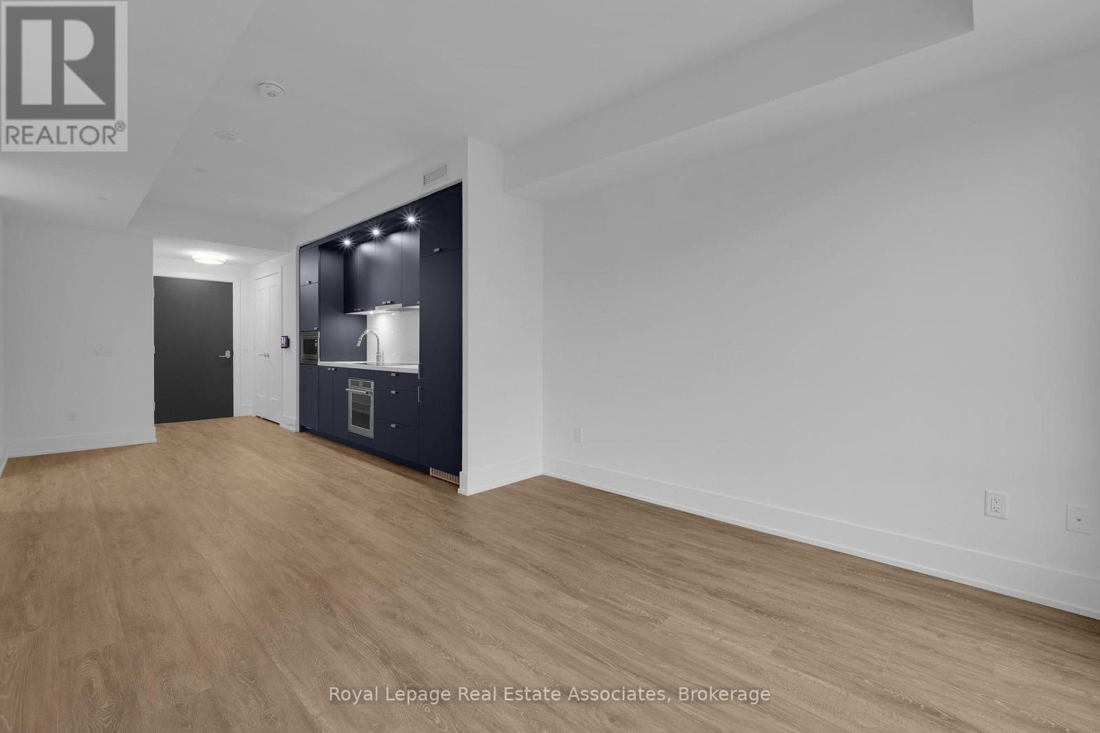 303 - 259 The Kingsway, Toronto, Ontario  M9A 0G2 - Photo 10 - W12454414