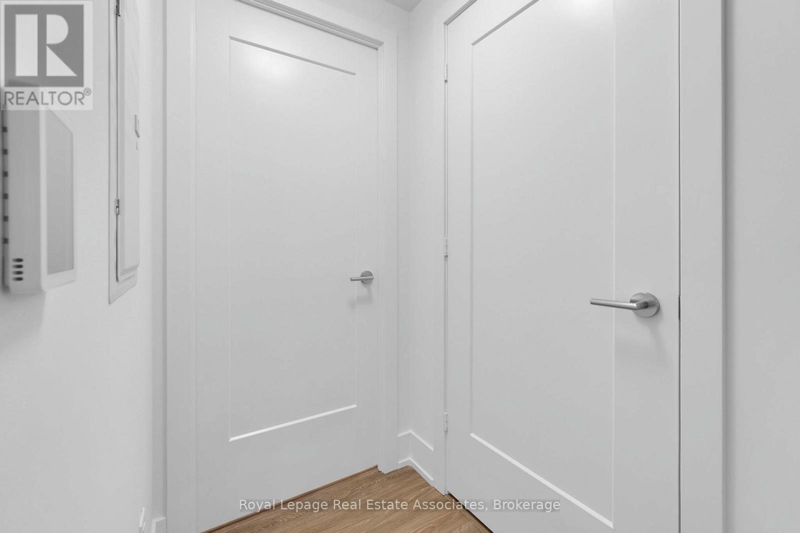 303 - 259 The Kingsway, Toronto, Ontario  M9A 0G2 - Photo 12 - W12454414