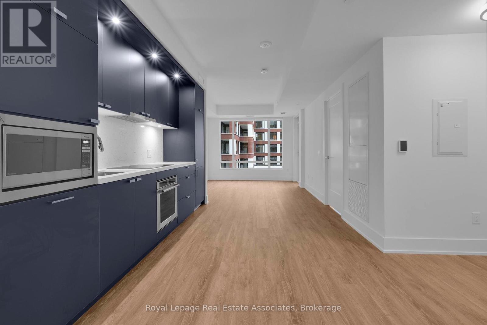 303 - 259 The Kingsway, Toronto, Ontario  M9A 0G2 - Photo 2 - W12454414
