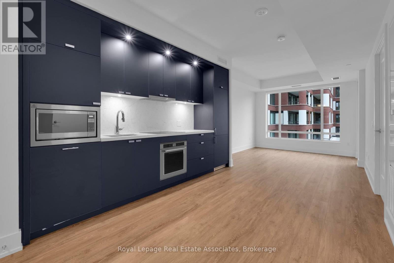 303 - 259 The Kingsway, Toronto, Ontario  M9A 0G2 - Photo 3 - W12454414