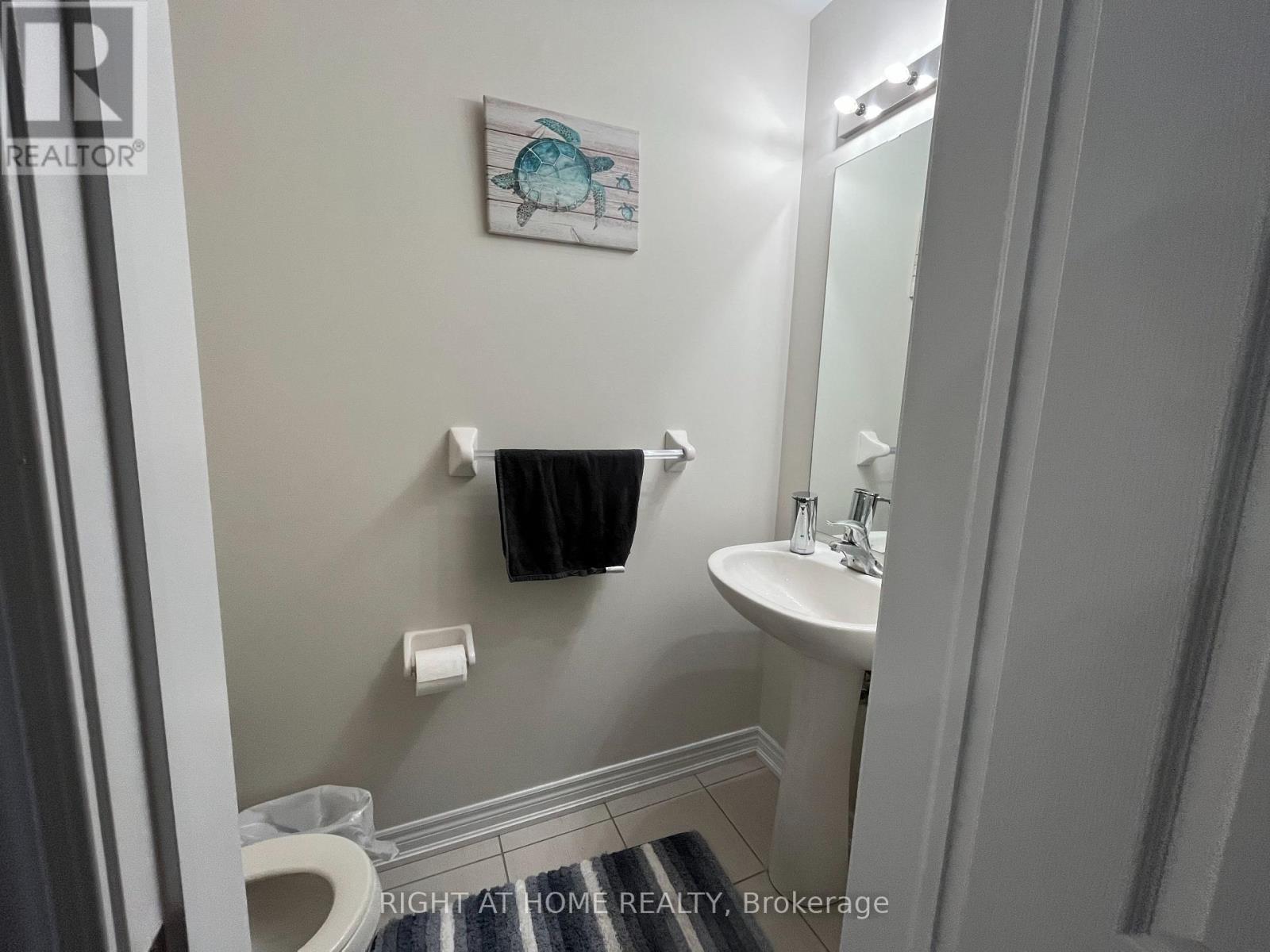 25 Sea Drifter Crescent, Brampton, Ontario  L6P 4A9 - Photo 3 - W12454425