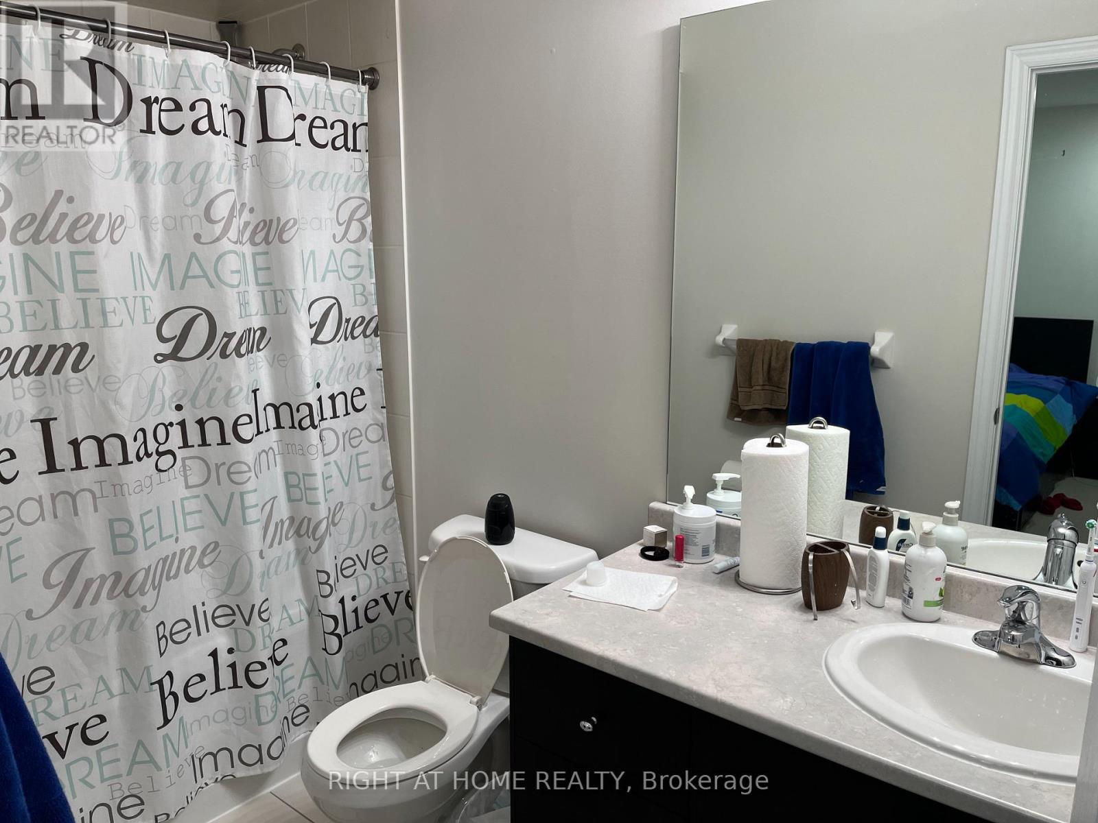 25 Sea Drifter Crescent, Brampton, Ontario  L6P 4A9 - Photo 8 - W12454425