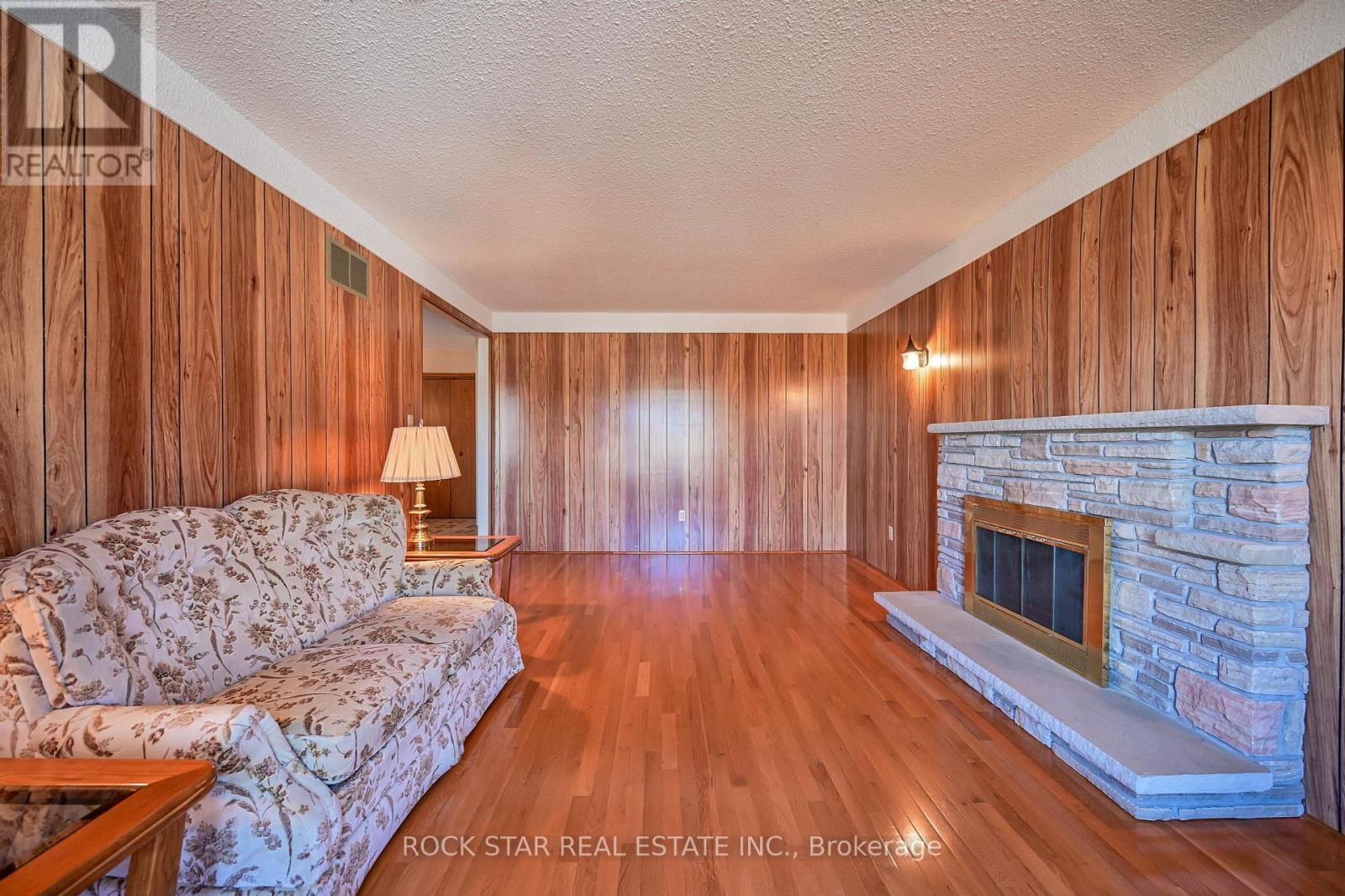 321 Creelman Road, Mississauga, Ontario  L5A 4A6 - Photo 15 - W12454427