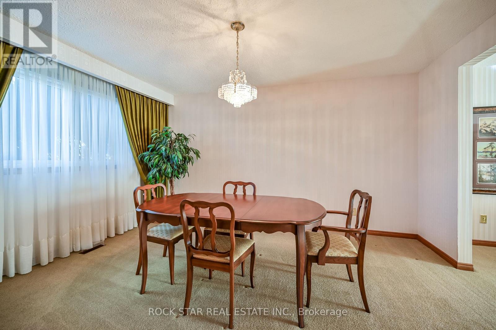 321 Creelman Road, Mississauga, Ontario  L5A 4A6 - Photo 7 - W12454427