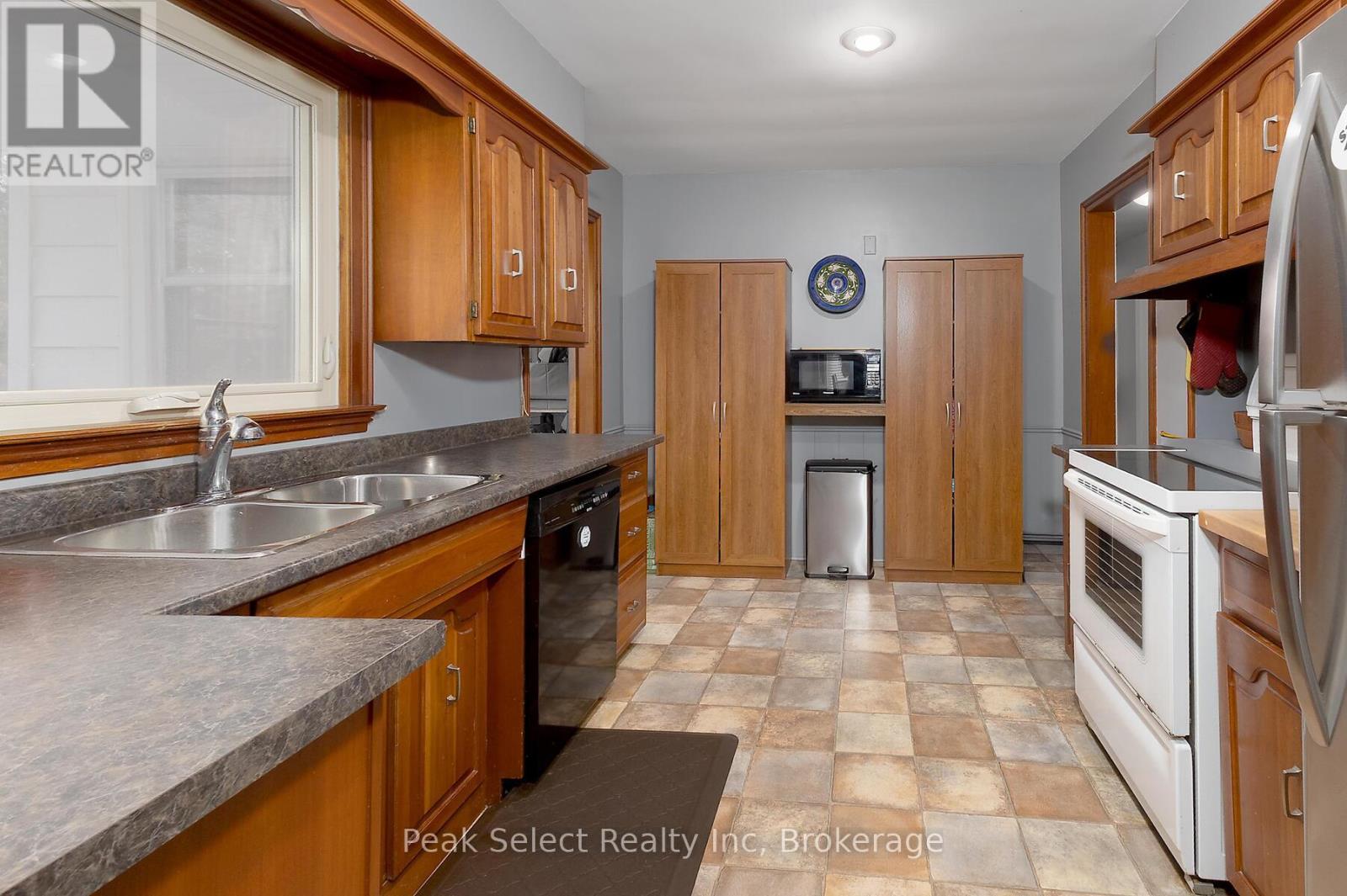 72 Carrall Street, St. Marys, Ontario  N4X 1C8 - Photo 12 - X12454441