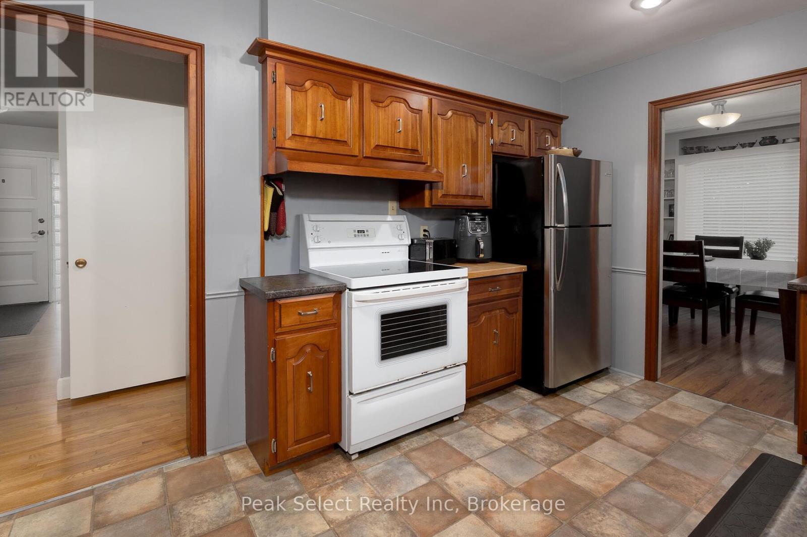 72 Carrall Street, St. Marys, Ontario  N4X 1C8 - Photo 14 - X12454441
