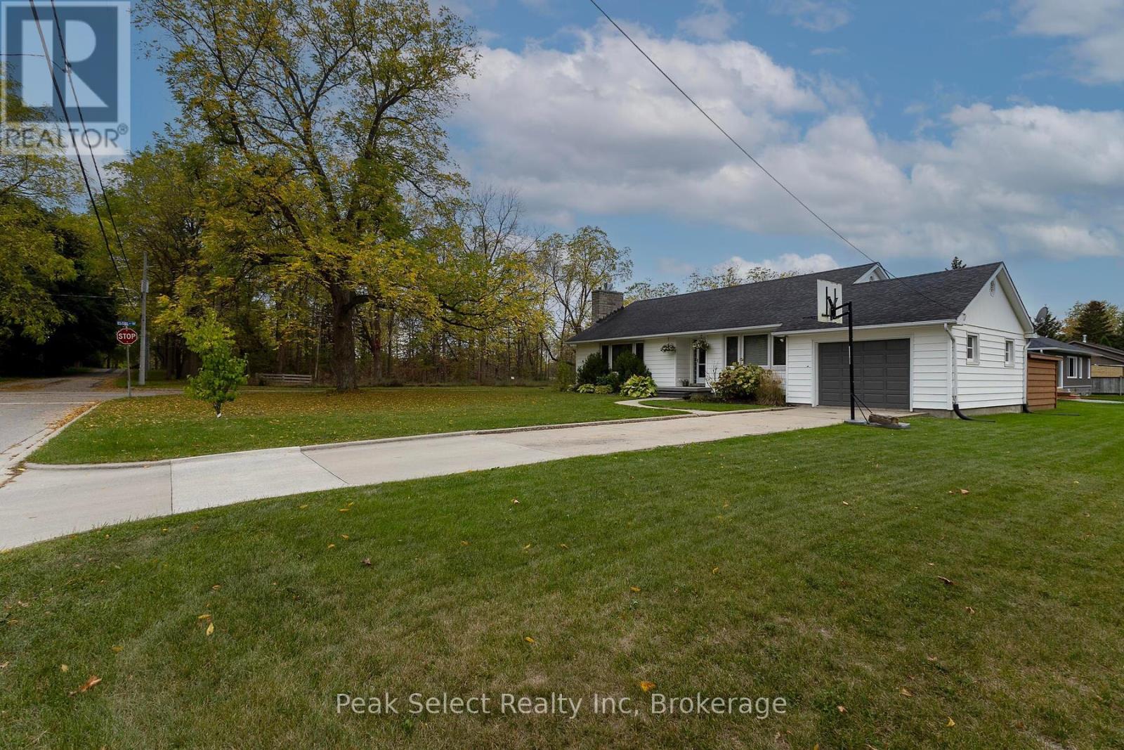 72 CARRALL STREET, St. Marys, Ontario