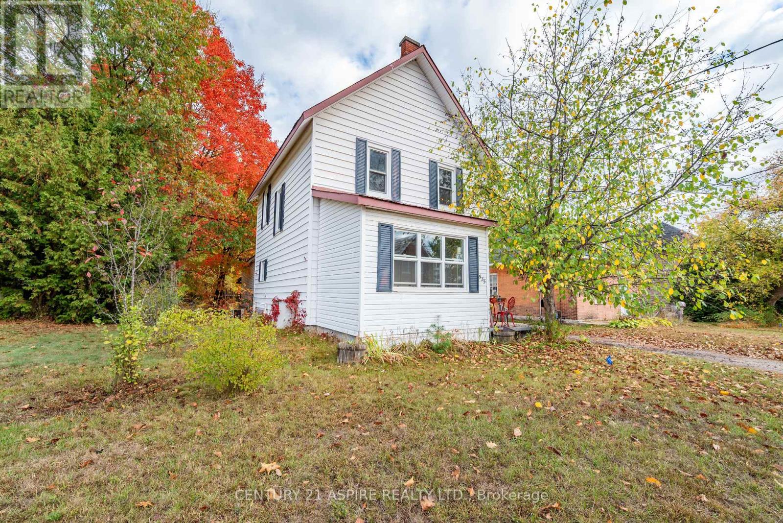 535 Mcgee Street, Pembroke, Ontario  K8A 6E3 - Photo 1 - X12454589